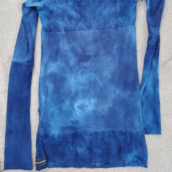 SOLD ELSEWHERE Wildhorse Apparel Sweater Medium - Picture 4 of 4